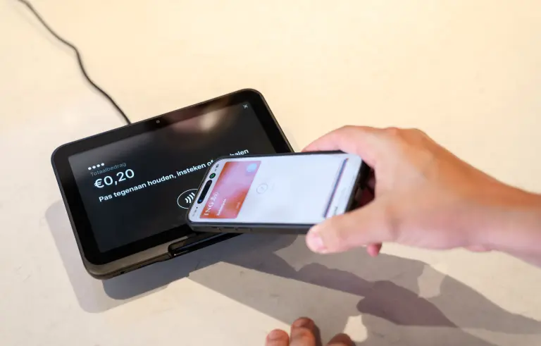 Pinautomaat voor je zaak: opties, kosten en Tap to Pay